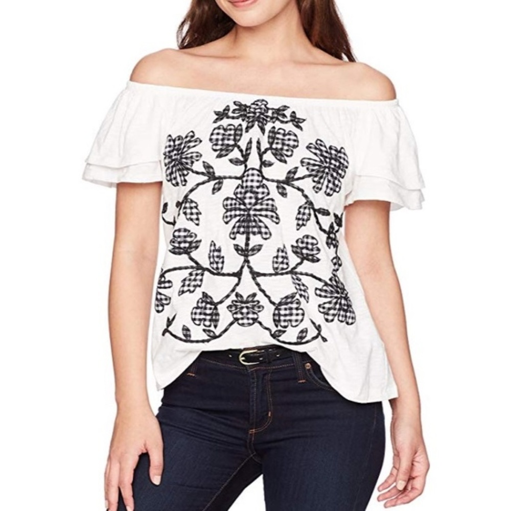 Short Double Ruffle Sleeve Tee Die Cut Embroidered